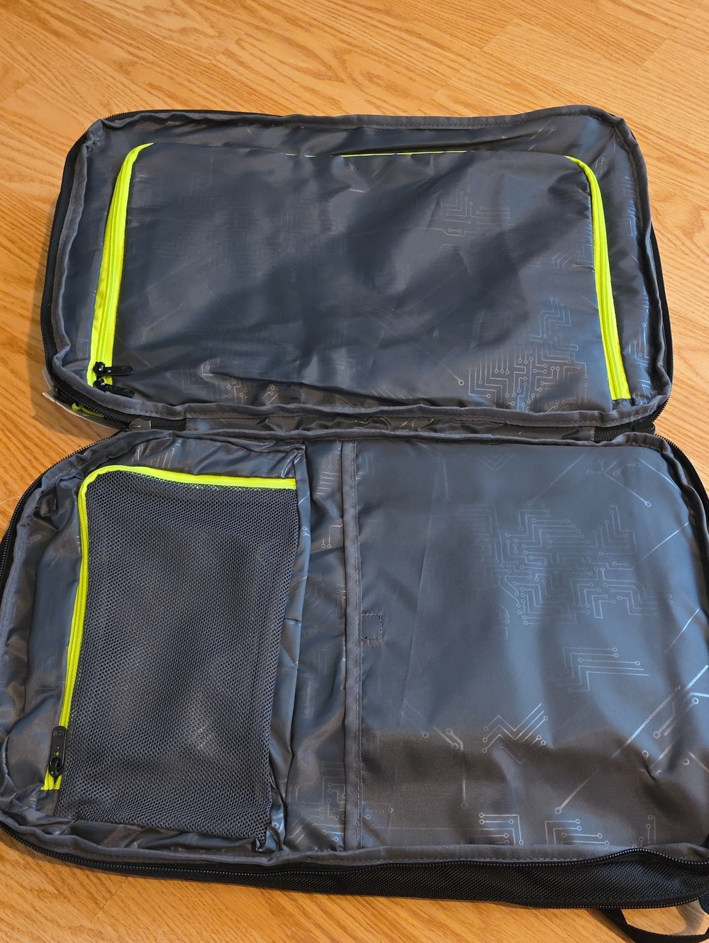SwissGear Black Travel Backpack - Picture 6 of 14